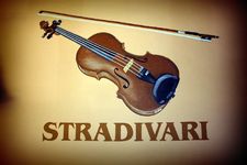 Lokal Stradivari